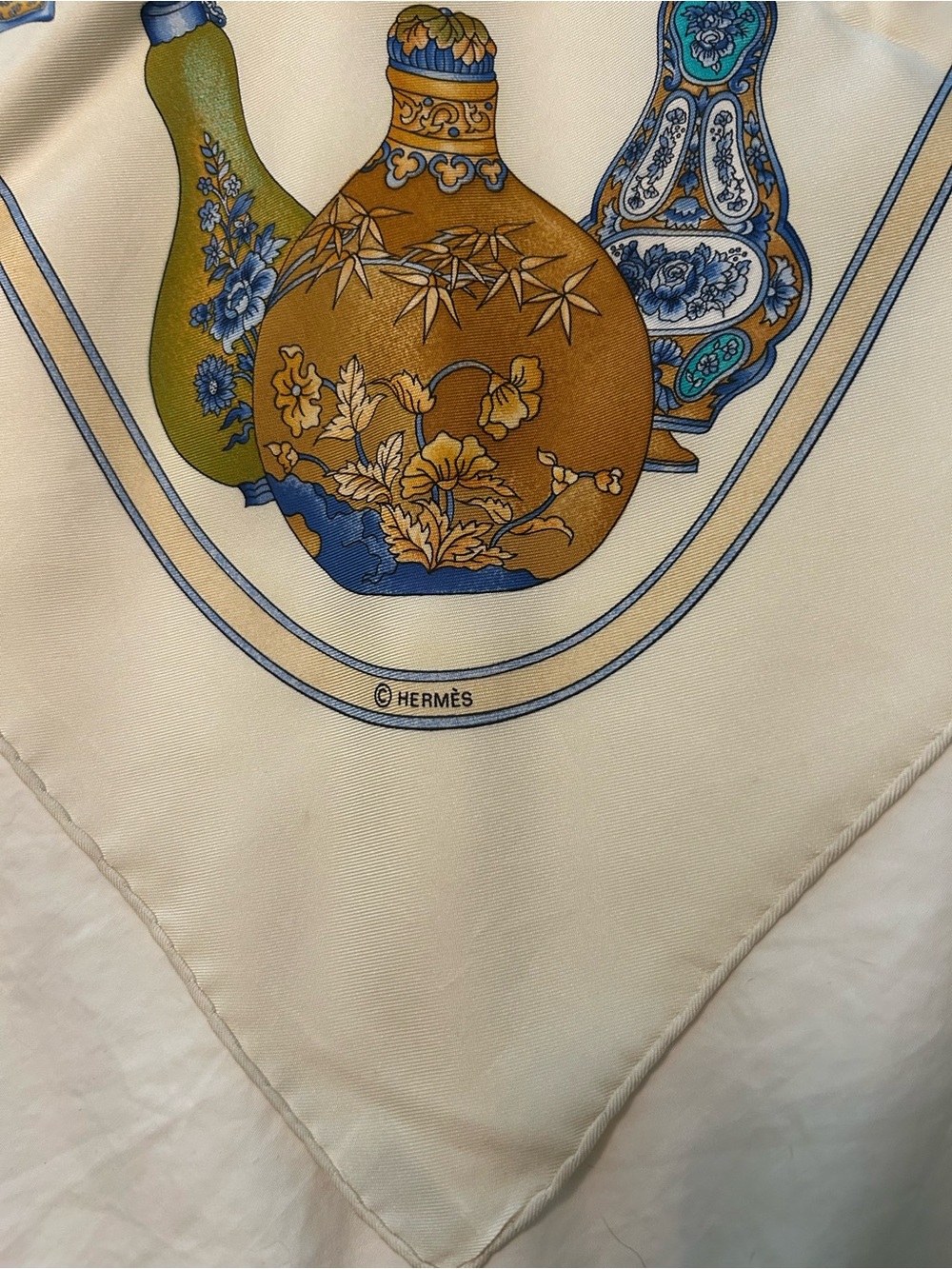 Vintage Hermes Cream, Blue and Gold Silk Scarf Carré 90 - Picture 3 of 7
